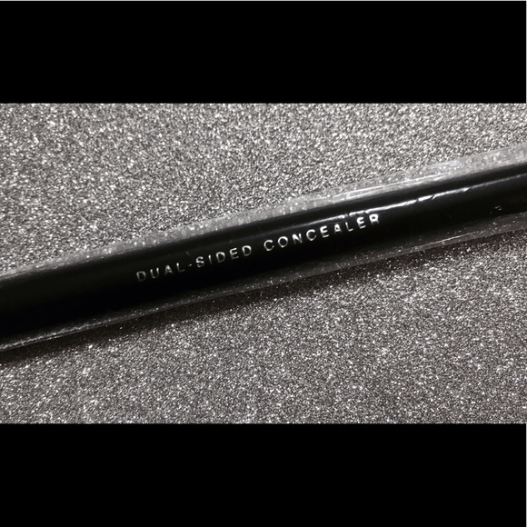 BareMinerals Dual Sided Concealer Brush New - Picture 3 of 4