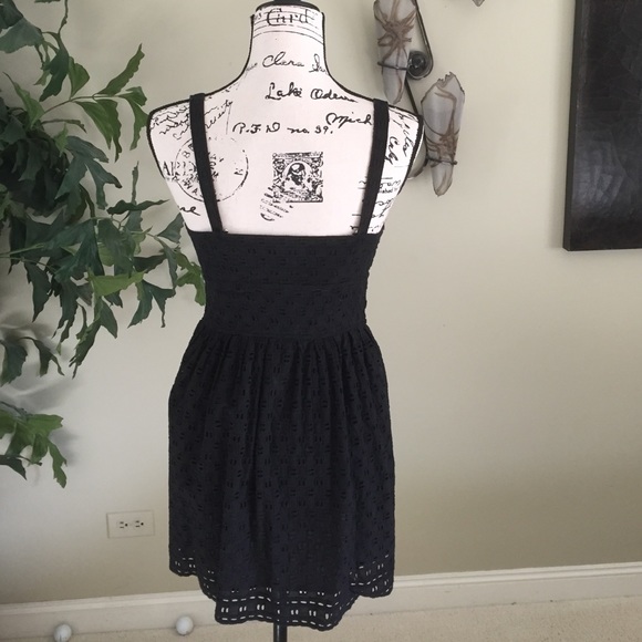 Zip-up black dress - Picture 2 of 3