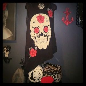 Asymmetrical Sugar skull top- size medium.