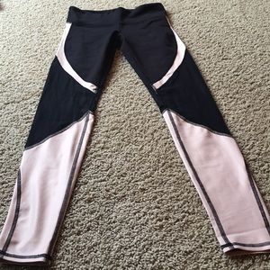 Alo Women's leggings.