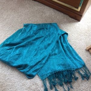 Teal shimmer scarf