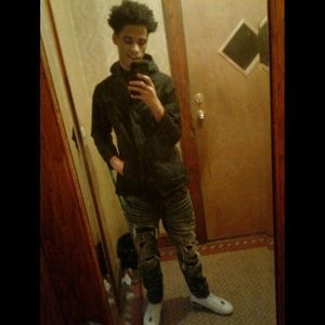 Meet your Posher, Elijah