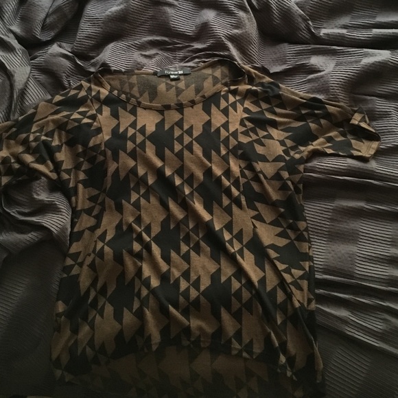 Geometric print short sleeve!