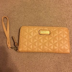 Jessica Simpson wristlet