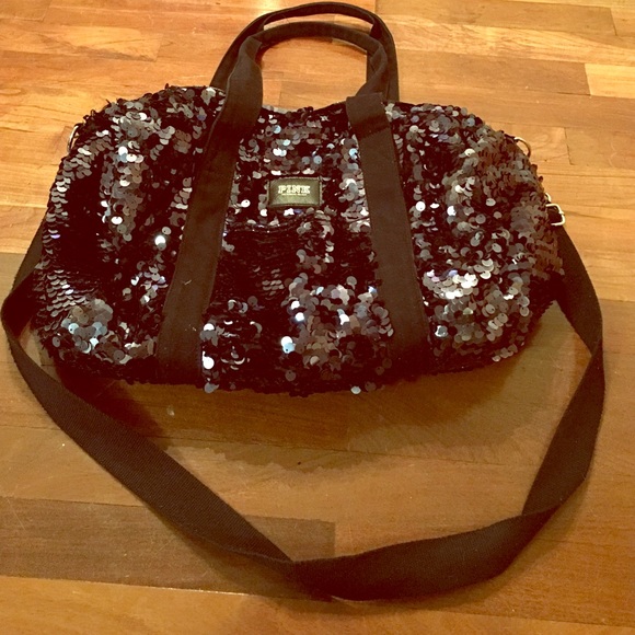 Victoria secret pink duffel bag sequence