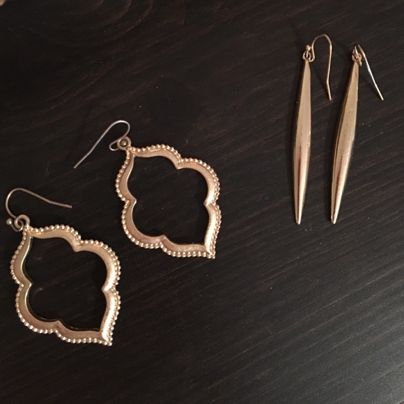 Set of 2 gold fashion earrings