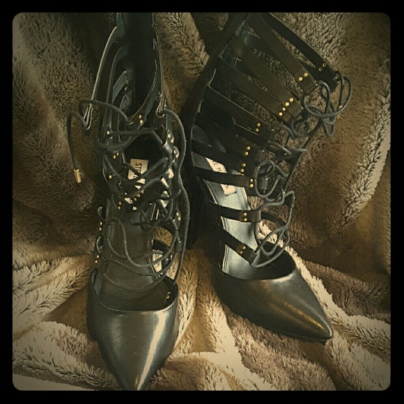 Steve Madden Heals