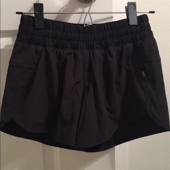 Lululemon tracker short size 4