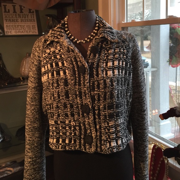 Cropped Black/Weaved Sweater