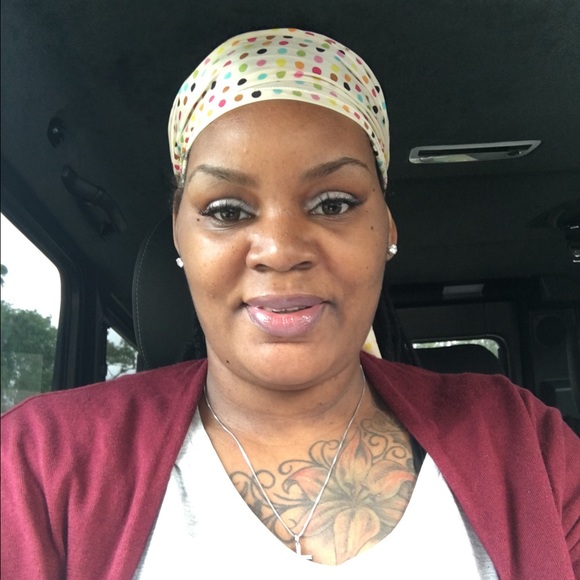 Meet your Posher, Nicole