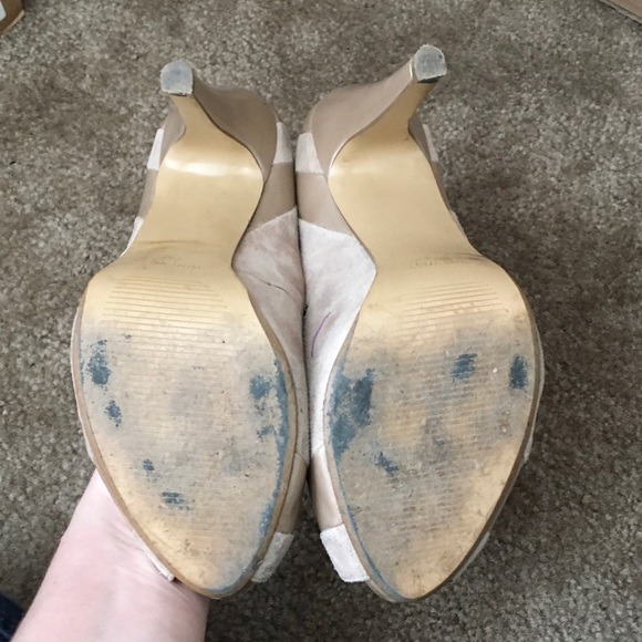 ✨Like New✨ Tan Nine West Peep Toe Heels - Picture 3 of 5