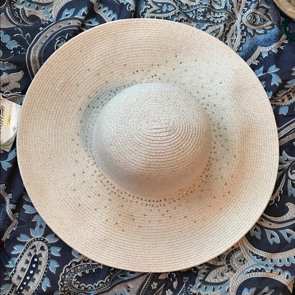 Hat - beach or derby