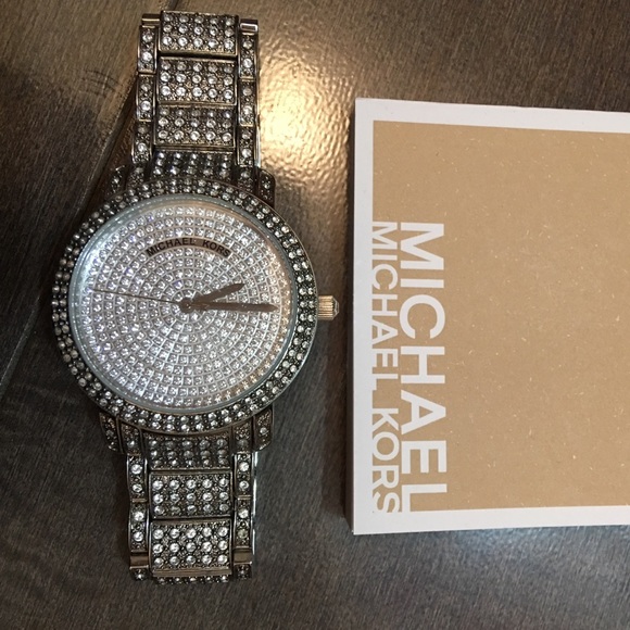 Michael Kors Diamond Watch - Picture 3 of 4