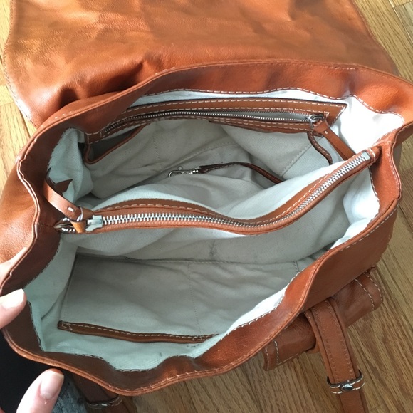 Micheal Kors leather purse - Picture 3 of 4