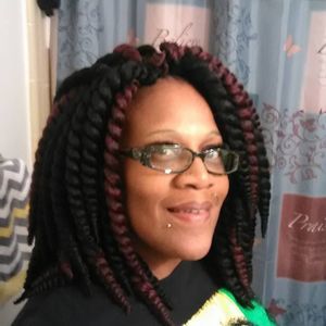 Meet your Posher, Linette