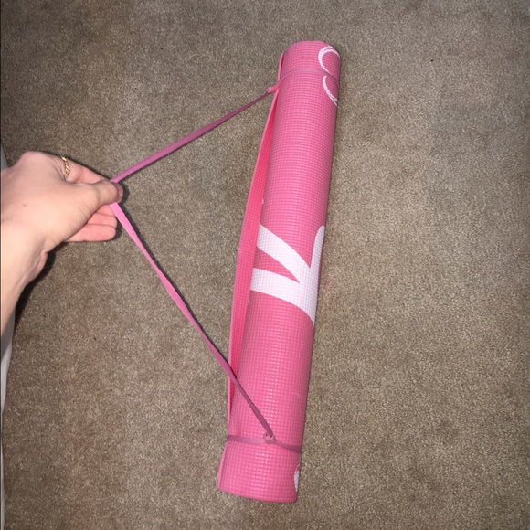 hot pink alabama yoga mat