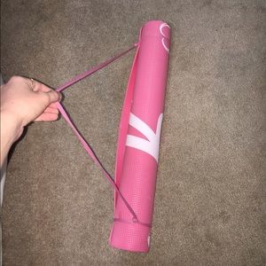 hot pink alabama yoga mat