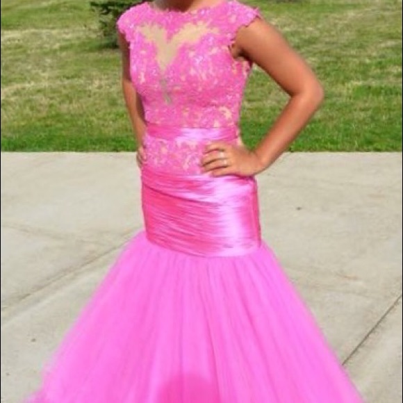 Pink mermaid Sherri hill prom dress