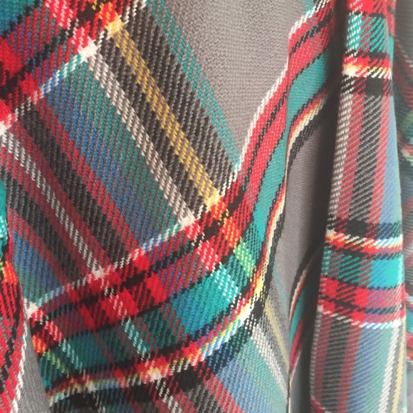 Mara Gray Tartan Poncho - Picture 4 of 4