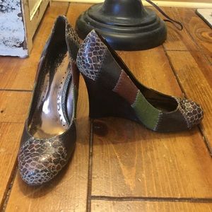 BCBG wedges size 8