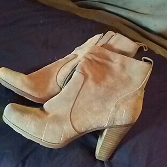 Suede boots