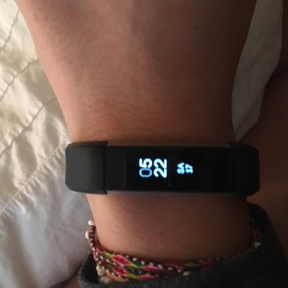Fitbit Alta - Picture 2 of 4