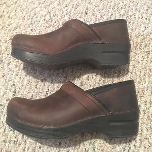 Dansko 38 narrow