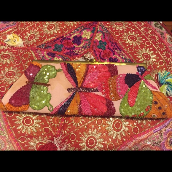 Santi👛 Butterfly Clutch!