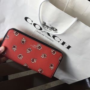 NWT Coach Wallet 💛