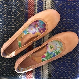 ⭐NEW⭐ BORN LEATHER FLATS
