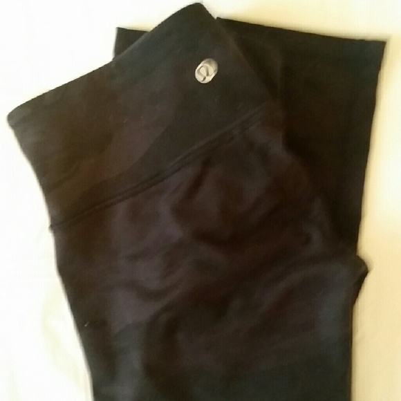 Lululemon workout pants/crop 3/4 length
