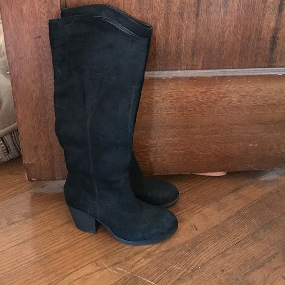 Guess Shoes - LAST CHANCE! 🎉 Guess Suede boots