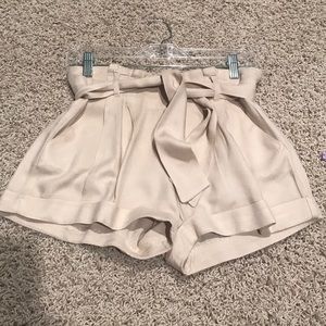 Linen shorts with belt
