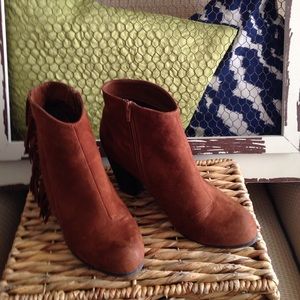 Women's Maurice's fringe booties! Size 10. Brown