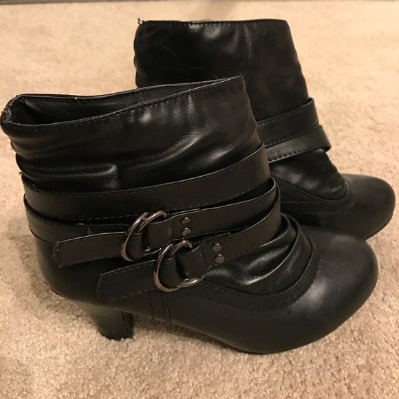 Black heel boots