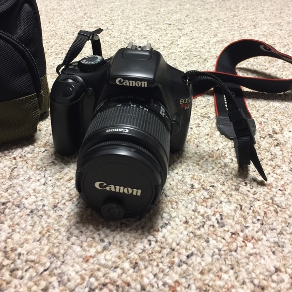 Canon Rebel T3 - Picture 1 of 4