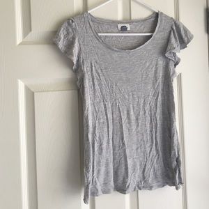 Old Navy grey shirt with ruffled sleeves.