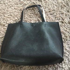 Black/Cream Reversible Altar'd State Tote