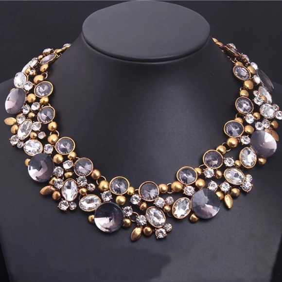 Jewelry - Luna statement necklace