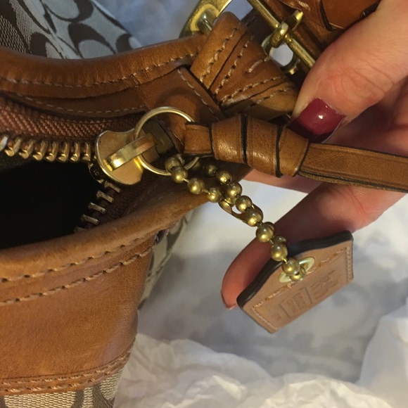 Sold ✅. NWT Coach Saddle Purse F0768-11437 - Picture 4 of 6