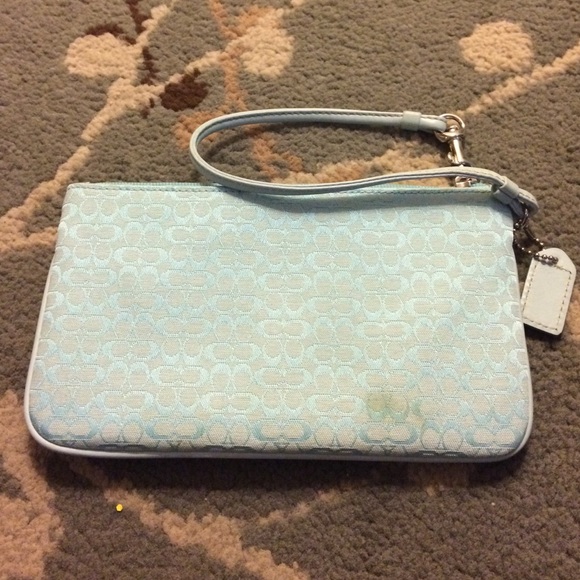 ⚡️FLASH SALE! COACH Turquoise Mint Wristlet - Picture 2 of 3