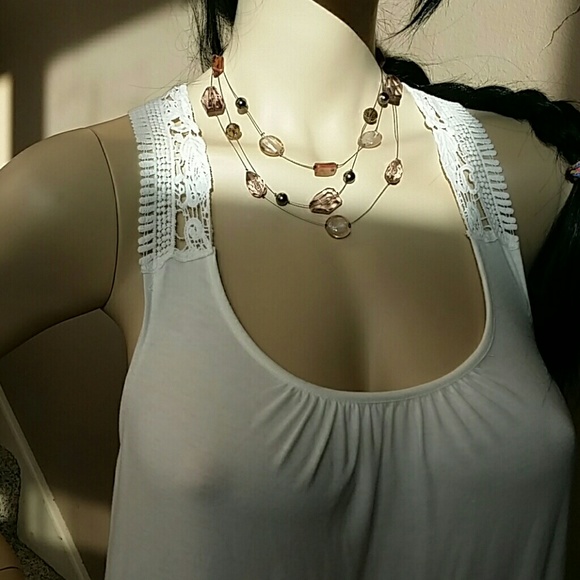 White top - Picture 4 of 4