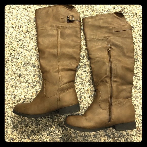 RIDING BOOTS/WINTER BOOTS. SLIGHTLY USED SZ 7 RARE