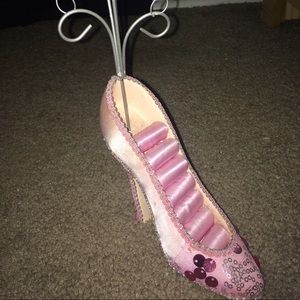 Pink shoe jewelry holder
