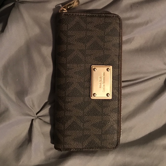 Michael Kors wallet