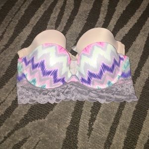 Size 34b strapless Victoria Secret bra set.