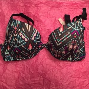 VS Pink where everywhere push-up