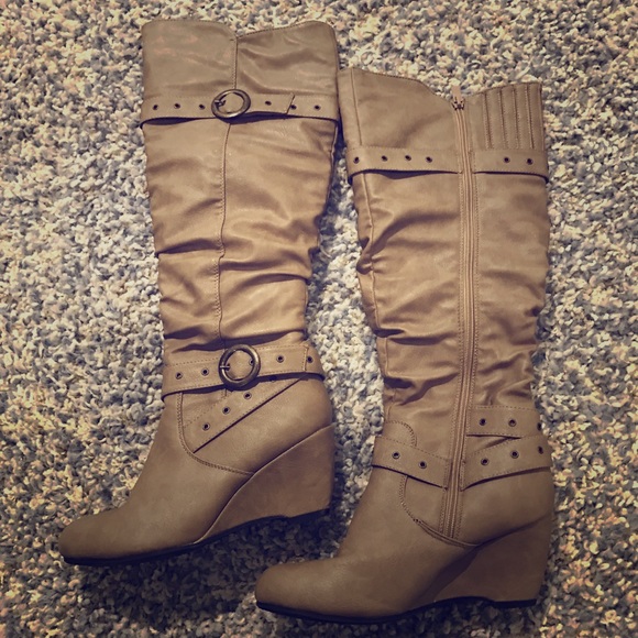 NEW VERY STYLISH WEDGE KNEE HIGH RIDING BOOTS SZ 7