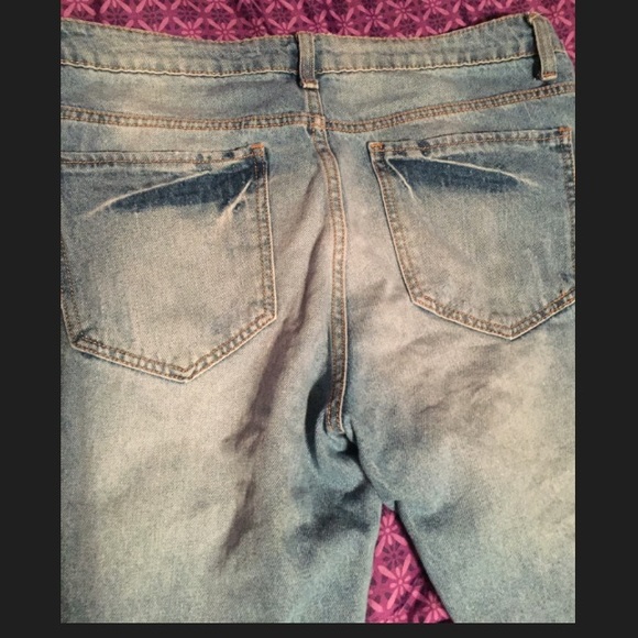 Ripped boyfriend jeans - Picture 3 of 3