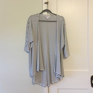 Small Lularoe Lindsay kimono